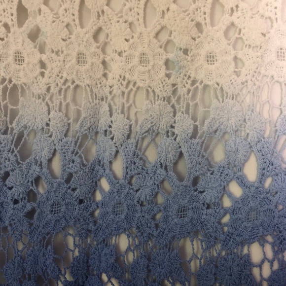 V-Cristina blue & white crochet top / tunic - Picture 5 of 8